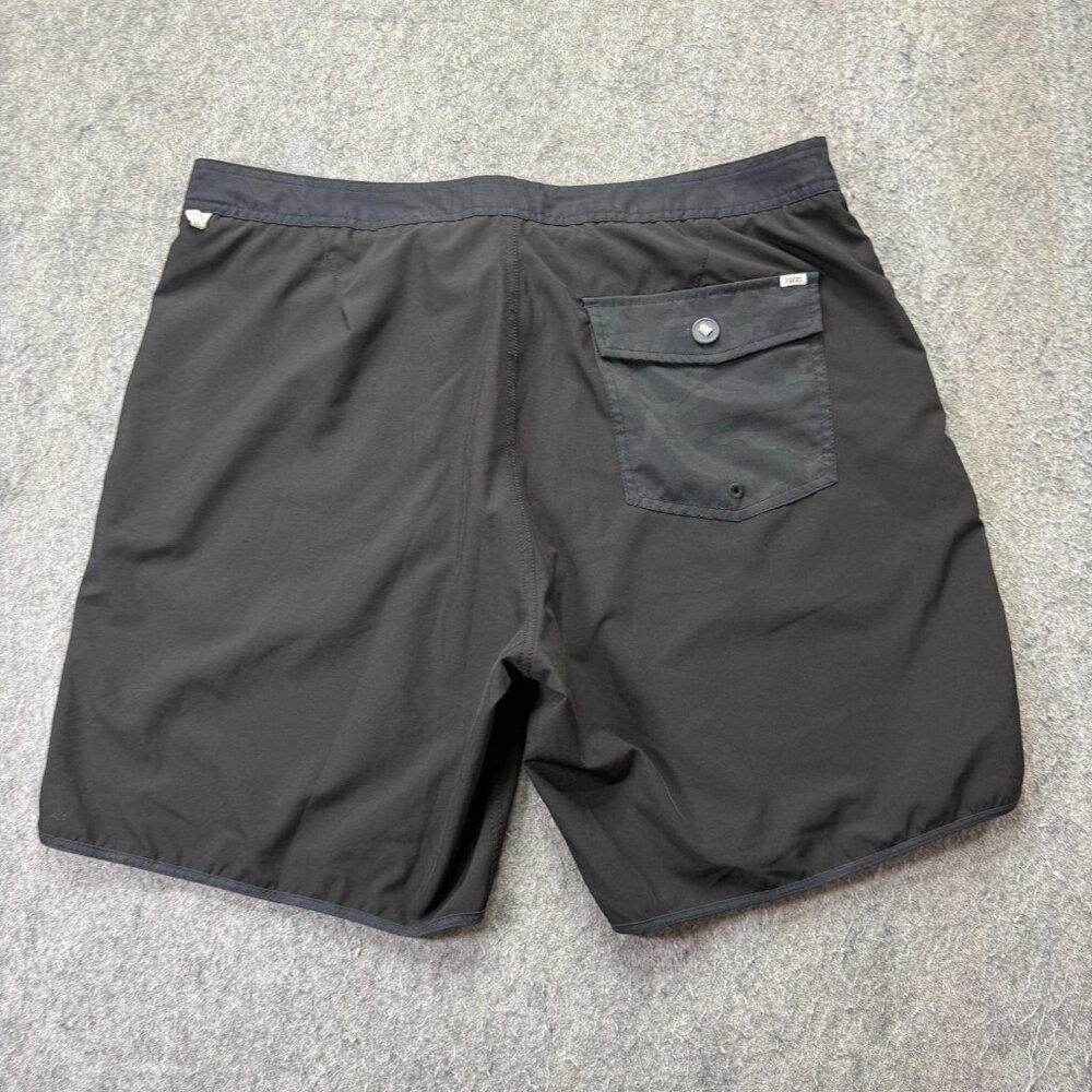 Vuori Cruise Board Shorts Men 36 Black Stretch V314 7" - Picture 8 of 15